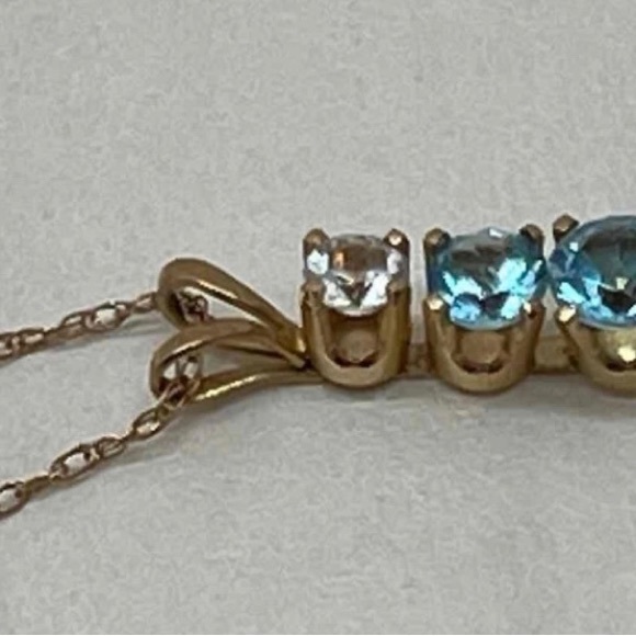 Aquamarine, stunning Vintage Past/Present/Future 10 k yellow gold pendant - Picture 5 of 9